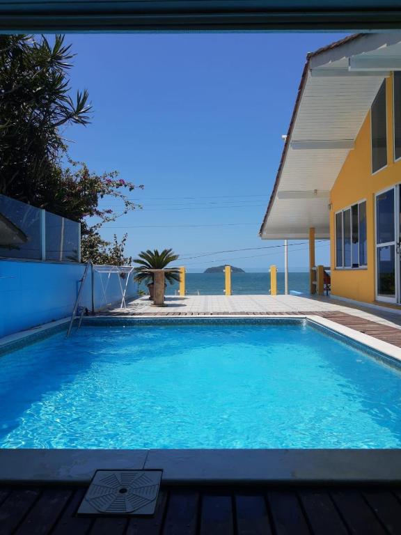 Mansão Ouro Verde Vlc Frente para o Mar com Piscina room 1